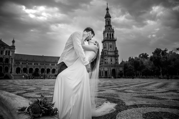 Wedding celebrant for your elopement in Seville